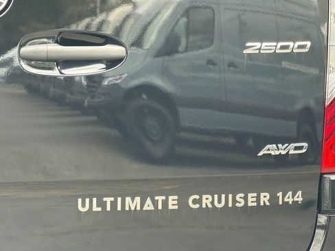 Used 2023 Mercedes-Benz Sprinter 2500 image 27