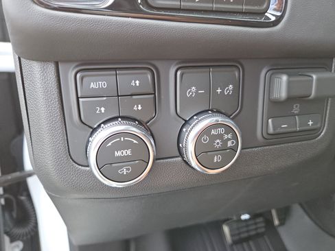 New 2026 GMC Yukon AT4 Ultimate w/ LPO, Floor Liner Package AWD/4WD image 6