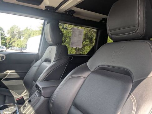 Used 2025 Ford Bronco Badlands AWD/4WD image 13