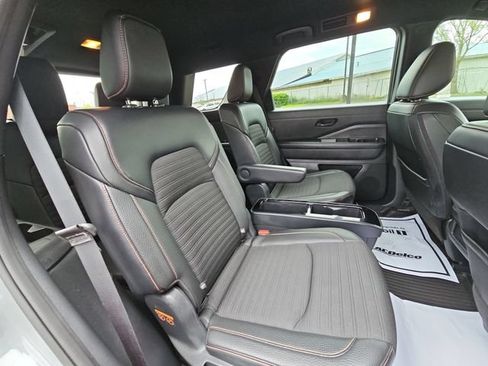 Used 2024 Nissan Pathfinder Rock Creek AWD/4WD image 30