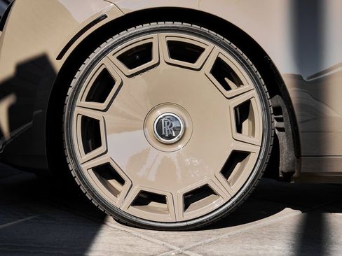 Used 2025 Rolls-Royce Ghost image 3