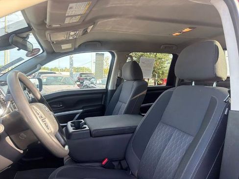 Certified 2021 Nissan Titan SV image 16