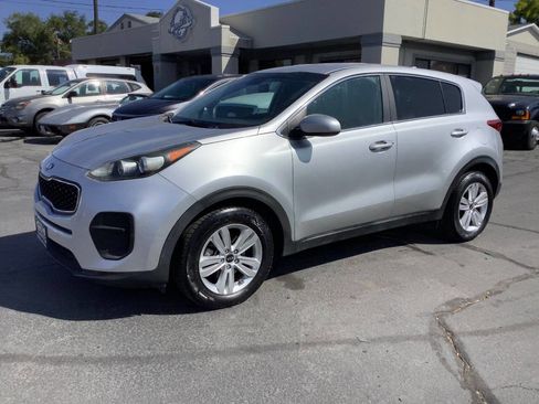Used 2019 Kia Sportage LX image 1
