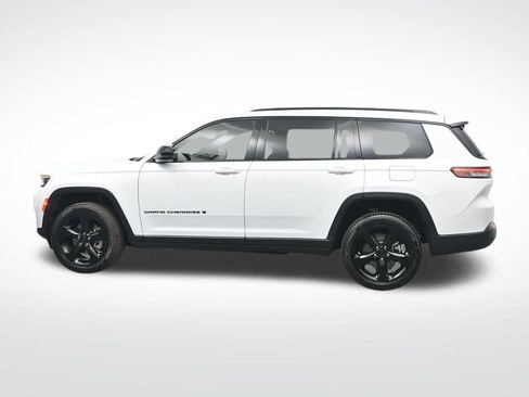 Used 2025 Jeep Grand Cherokee L Limited w/ Luxury Tech Group II image 10