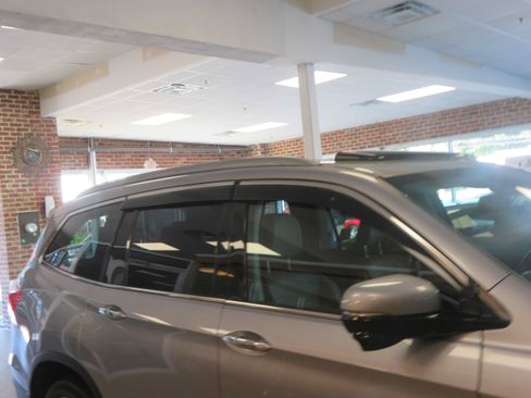 Used 2017 Honda Pilot Touring image 65