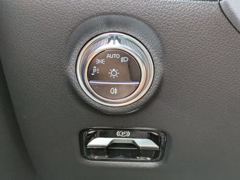 Used 2023 Mercedes-Benz C 300 4MATIC Sedan image 17