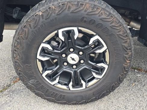 Used 2024 Chevrolet Silverado 1500 ZR2 w/ Technology Package image 12