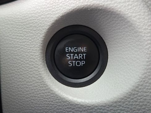 Used 2024 Toyota Corolla Cross LE AWD/4WD image 32