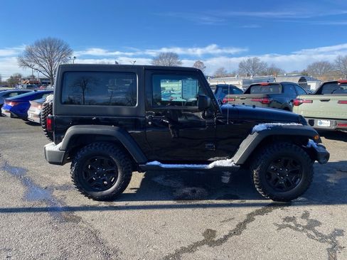 Used 2017 Jeep Wrangler Sport image 2
