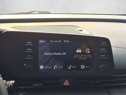 Certified 2025 Hyundai Elantra Sport FWD image 11