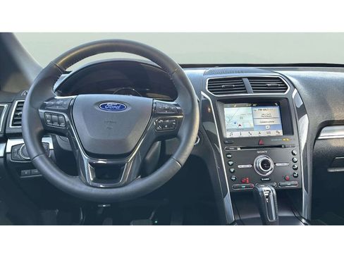 Used 2018 Ford Explorer Sport image 15