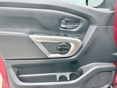Used 2019 Nissan Titan PRO-4X image 15
