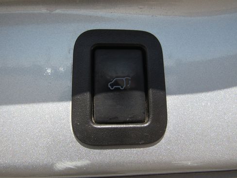 Used 2018 Toyota Highlander AWD V6 image 14