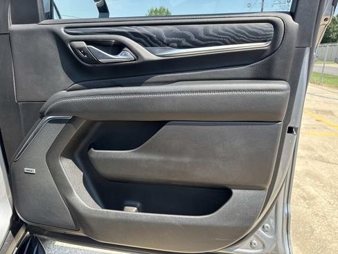Used 2024 GMC Yukon Denali RWD image 31