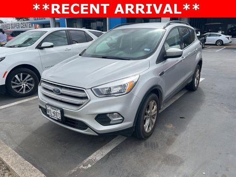 Used 2018 Ford Escape SE w/ SE Sync 3 Package image 1