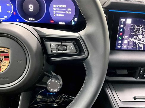 Used 2025 Porsche Macan Electric image 22