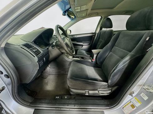 Used 2005 Honda Accord EX image 21