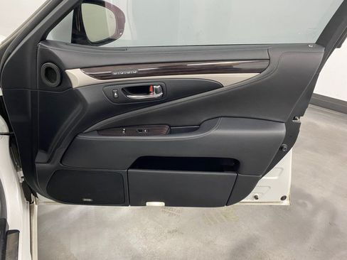 Used 2014 Lexus LS 460 AWD w/ Comfort Package image 45