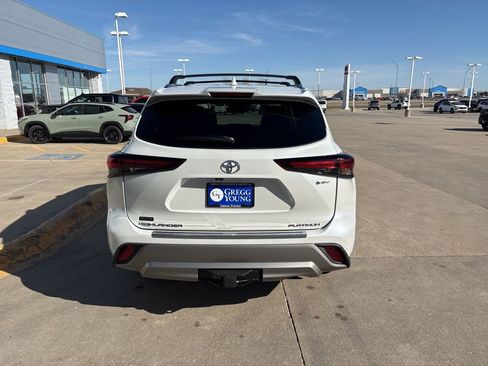 New 2026 Toyota Highlander Platinum image 7