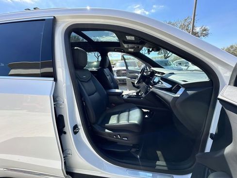 Used 2022 Cadillac XT6 Premium Luxury image 31