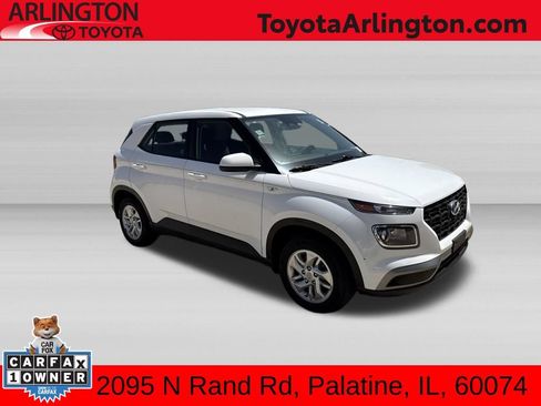 Used 2024 Hyundai Venue SE FWD image 1