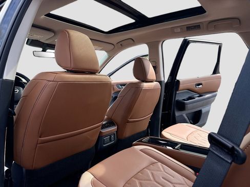 New 2026 Nissan Pathfinder Platinum AWD/4WD image 6