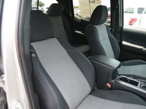 Used 2023 Toyota Tacoma TRD Sport AWD/4WD image 19