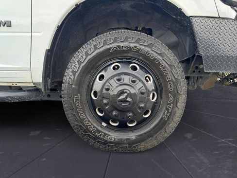 Used 2024 RAM 3500 Big Horn w/ Night Edition AWD/4WD image 11