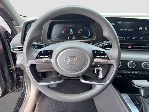 Used 2024 Hyundai Elantra SE FWD image 10