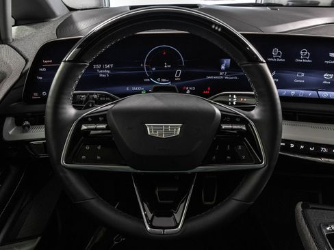 Used 2025 Cadillac Optiq Luxury 2 w/ LPO, Floor Liner Package AWD/4WD image 29