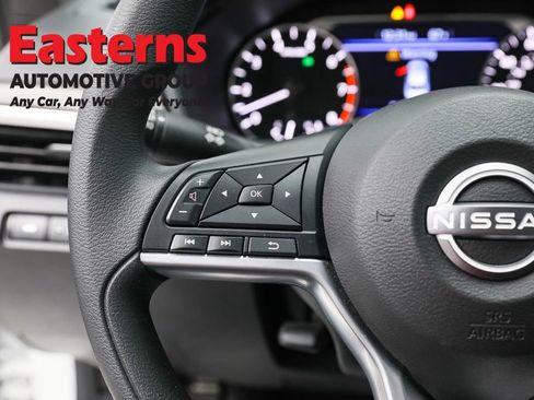 Used 2025 Nissan Altima 2.5 SV image 15