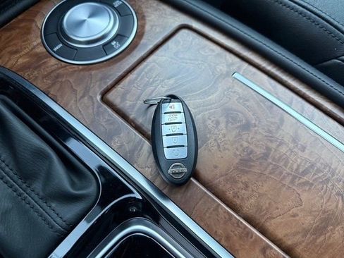 Used 2022 Nissan Armada SL image 33