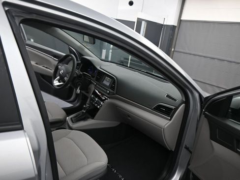 Used 2020 Hyundai Elantra SE image 46