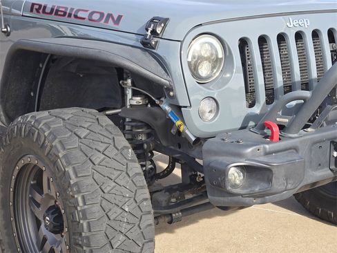 Used 2015 Jeep Wrangler Unlimited Rubicon image 29
