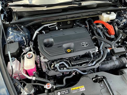 Used 2025 Toyota Crown AWD/4WD image 31