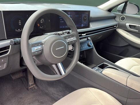 Used 2025 Hyundai Sonata SEL FWD image 13