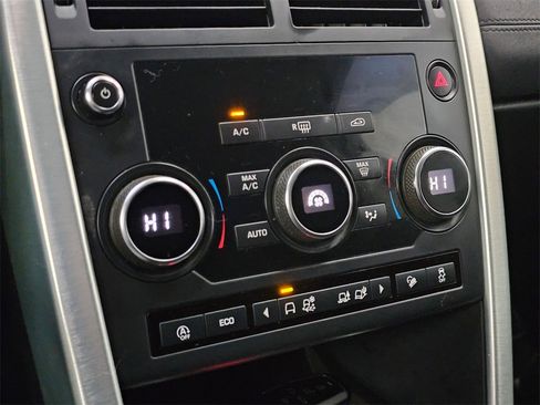 Used 2019 Land Rover Discovery Sport SE image 29