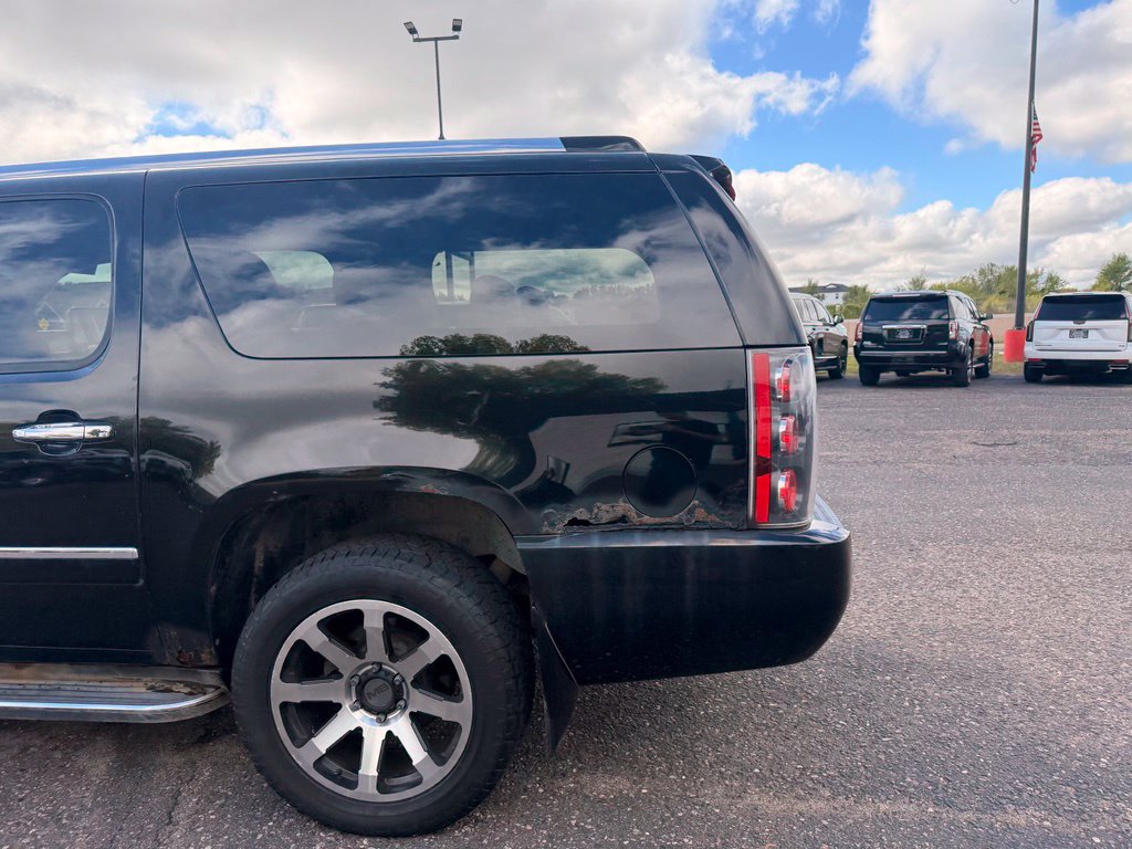 Used 2011 GMC Yukon XL Denali AWD/4WD image 8