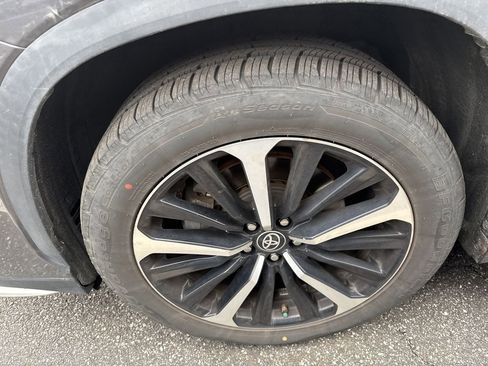 Used 2022 Toyota Highlander XSE image 14