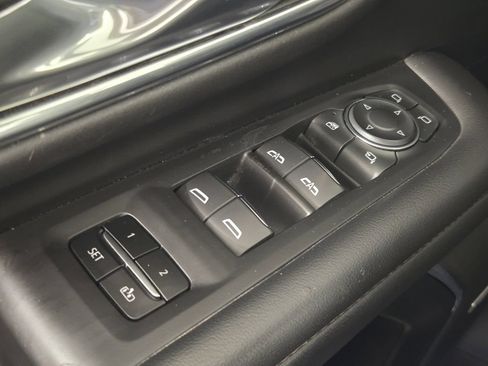 Used 2023 Chevrolet Tahoe High Country AWD/4WD image 24