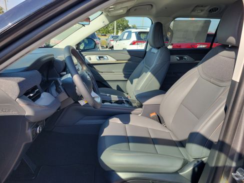 New 2026 Ford Explorer Active w/ Active Comfort Package image 8