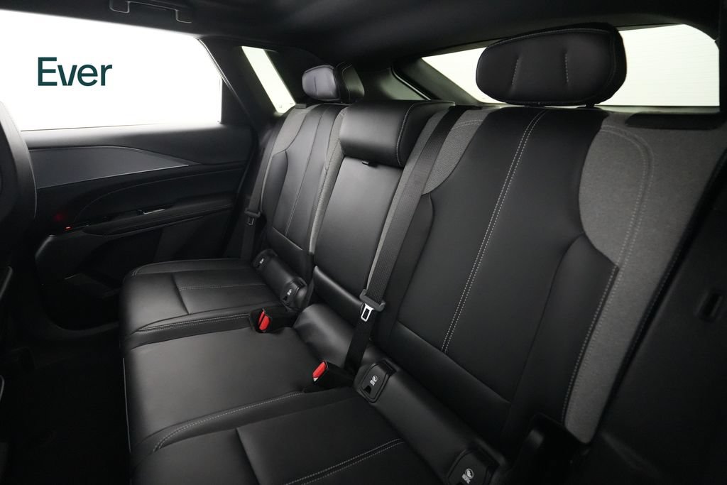 Used 2024 Cadillac Lyriq Tech RWD image 23