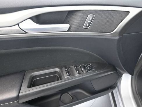 Certified 2020 Ford Fusion SE FWD image 13