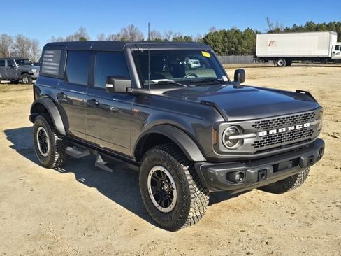 Used 2023 Ford Bronco Badlands image 5