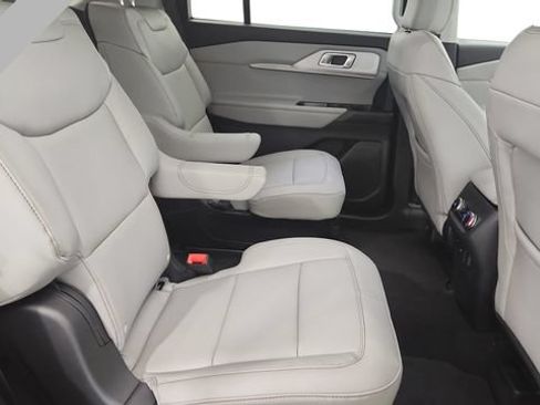 New 2026 Ford Explorer Active w/ Active Comfort Package AWD/4WD image 24