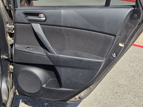 Used 2012 MAZDA MAZDA3 i Touring FWD image 25