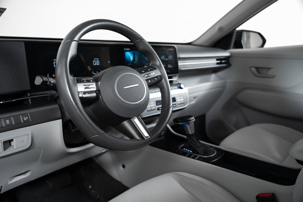 Certified 2025 Hyundai Kona SEL FWD image 26