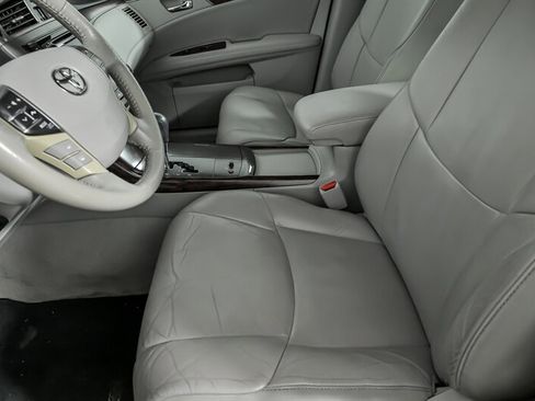 Used 2012 Toyota Avalon image 18