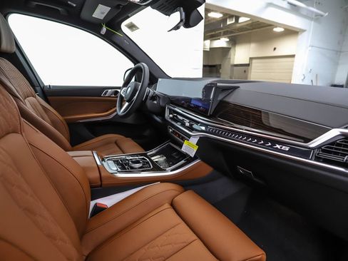 New 2026 BMW X5 xDrive40i w/ Executive Package image 30