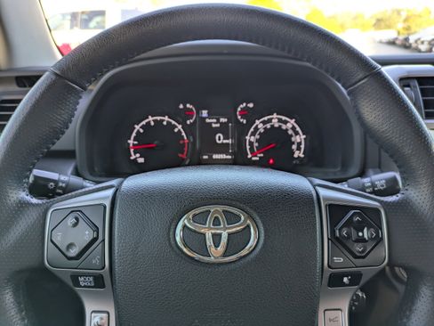 Used 2023 Toyota 4Runner SR5 image 28